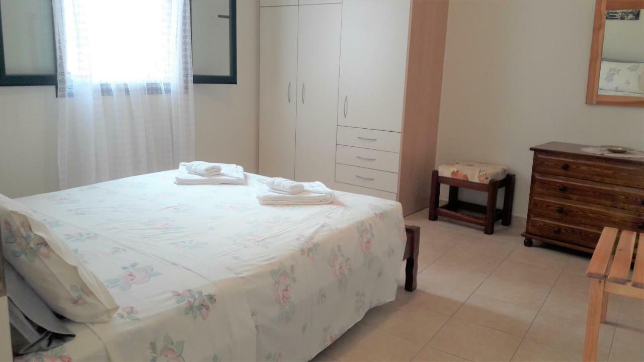 Giannos Apartments Agia Efimia Exteriör bild